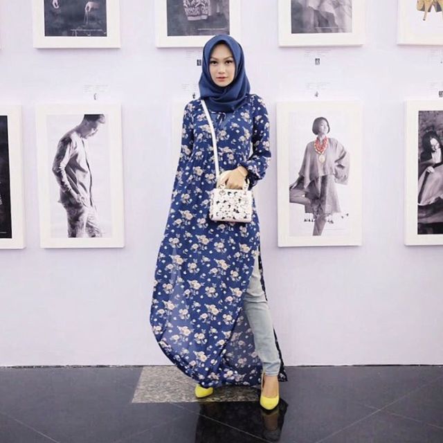 10 Maxi Dress Cantik Buat Cewek Berhijab. Adem dan Feminin Banget Dilihatnya