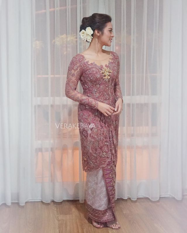 9 Parade Foto Raisa Pakai  Kebaya  yang Bikin Babang Hamish 