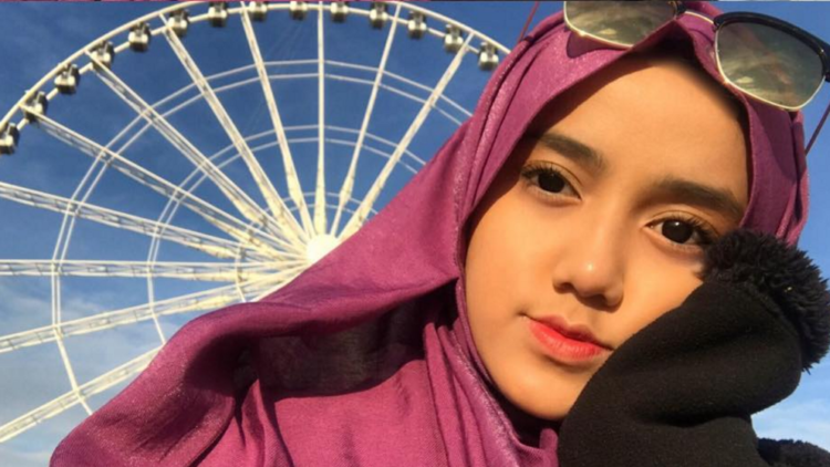 Stylish dan Tetap Syar’i, Penampilan Wirda Mansur Putri Yusuf Mansur Ini Bisa Jadi Inspirasi