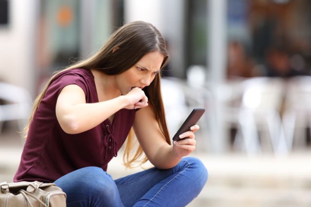 Tulisan Siswi SMA Soal Toleransi Ini Tuai Banyak Pujian. Tapi Oleh Facebook Malah Akunnya Dibekukan