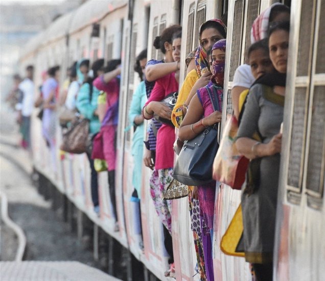 10 Potret Jalur Komuter Paling Matikan di Dunia. Cuma Mau Berangkat Kerja Saja, Harus Bertaruh Nyawa