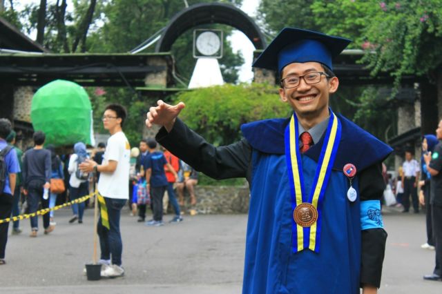 Kumpulan Momen Wisuda Ini Begitu Mengesankan. Yakin Kamu Nggak Ingin Segera Seperti Ini?