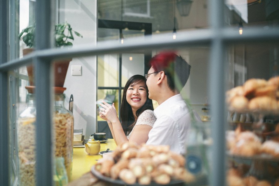 Alasan Mengapa Cinta Itu Tidak Perlu Diumbar-umbar. Cukup Dalam Hati, Agar Lebih Sakral