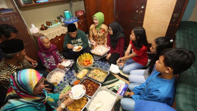 7 Perjuangan Ini Khatam Dilakukan Anak Kost Saat Bulan Puasa. Demi Menu Berbuka yang Enak dan Hemat