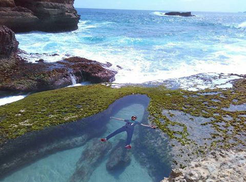 Kolam renang alami berasa Kolam Renang Pribadi