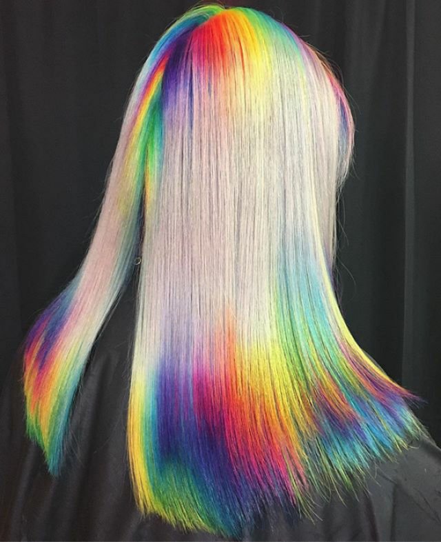 Shine Line, Tren Warna Rambut Terbaru Ala Unicorn yang Viral di Instagram. Kamu Mau Coba?