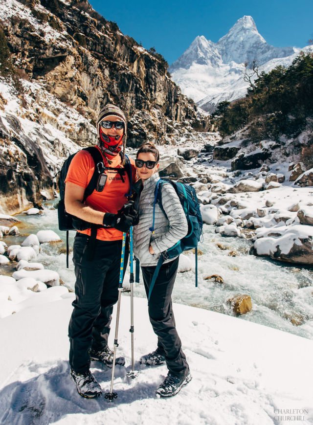 Luar Biasa, Pasangan Ini Menikah di Gunung Everest. Kalau Sudah Cinta, Menaklukkan Gunung pun Bisa!