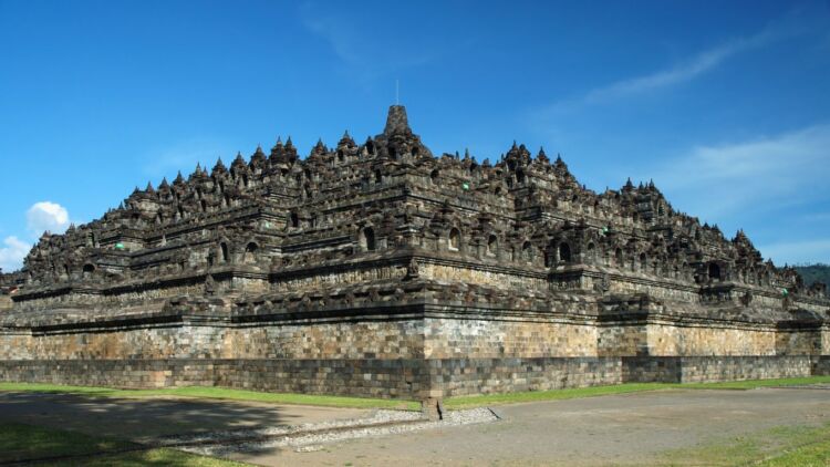 10 Hal Mengejutkan di Balik Kemegahan Candi Borobudur yang Harus Kamu Tahu