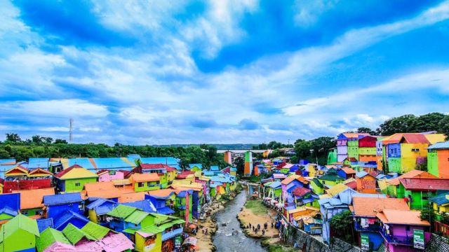 Yuk Main ke 6 Destinasi Kampung Warna Warni di Indonesia. Mana yang Paling Indah ya?