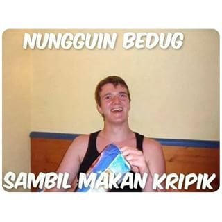 17 Meme Kocak Batal Puasa yang Pasti Bikin Kamu Ngakak, Kecuali Kamu Udah Pernah Ngelakuin Juga :)