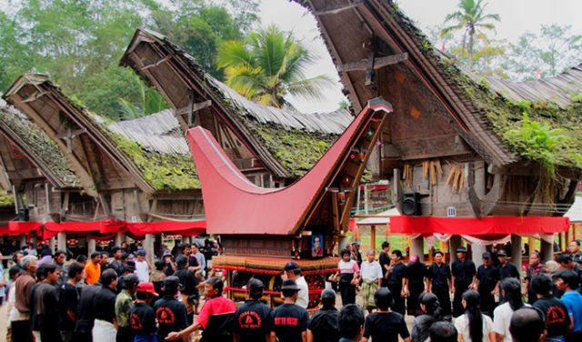 Upacara kematian di Tana Toraja