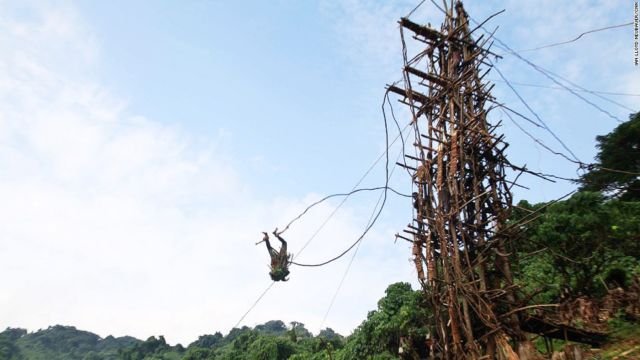 Ritual Kedewasaan Buat Cowok Dari Berbagai Belahan Dunia. Kamu Harus Bersyukur Hidup di Indonesia!