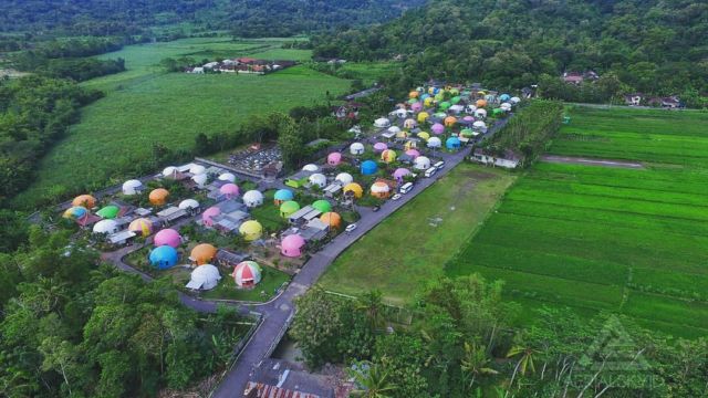 Rumah Domes Teletubbies di Prambanan Kini Berwarna-warni. Jadi Makin Hits dan Pengen Berkunjung Ke Sini!