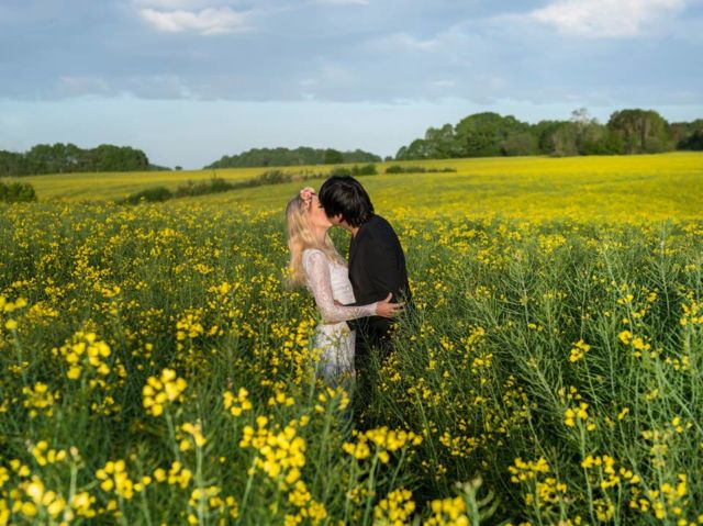 Pasangan Ini Foto Prewedding Aja Sampai ke 15 Negara Lho. Dari Norwegia Sampai Gunung Sinabung!