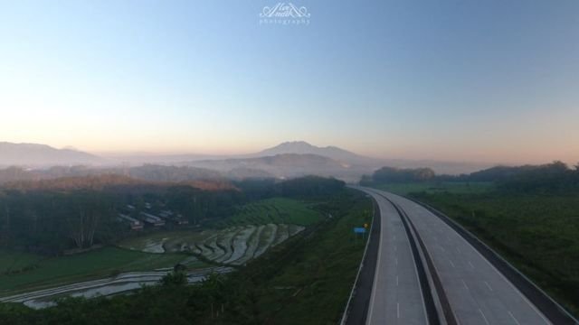 Deretan Foto Tol Salatiga yang Sangat Memanjakan Mata. Makin Sah Jadi Tol Terindah di Indonesia!