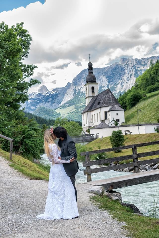 Pasangan Ini Foto Prewedding Aja Sampai ke 15 Negara Lho. Dari Norwegia Sampai Gunung Sinabung!