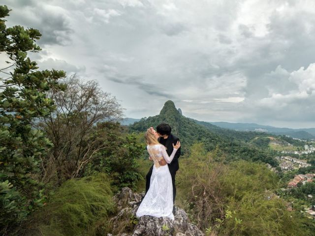 Pasangan Ini Foto Prewedding Aja Sampai ke 15 Negara Lho. Dari Norwegia Sampai Gunung Sinabung!