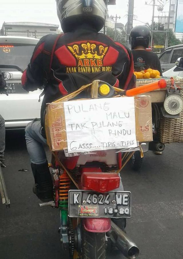 Curhatan Pemudik Galau yang Belum Bisa Bawa Menantu. Kocak Banget Sih Kata-kata Mereka!