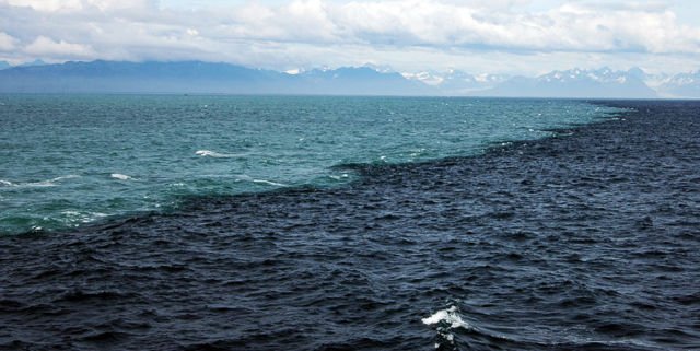 Bukan Sulap Bukan Sihir, Dua Air Laut Ini Bertemu Tapi Tak Pernah Menyatu. Ada Beberapa Nih di Dunia