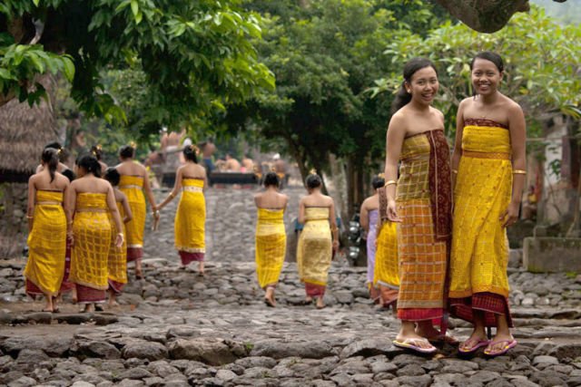 8 Tradisi Penamaan di Berbagai Negara. Meski Semua Berisi Doa, Ternyata Aturannya Beda-beda