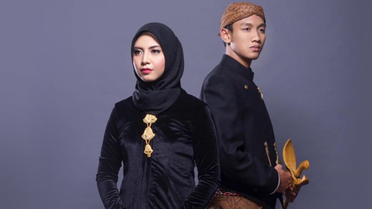 5 Foto Prewedding Hijab Simple Tapi Super Kece!