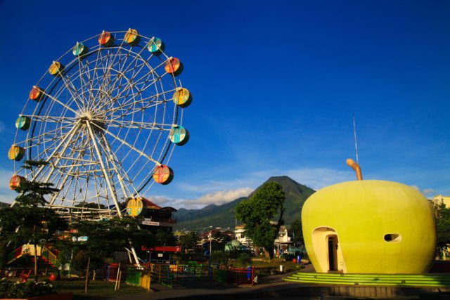 Daftar 7 Kota Paling Romantis di Indonesia. Cocok Banget Buat Liburan Bareng Pasangan!