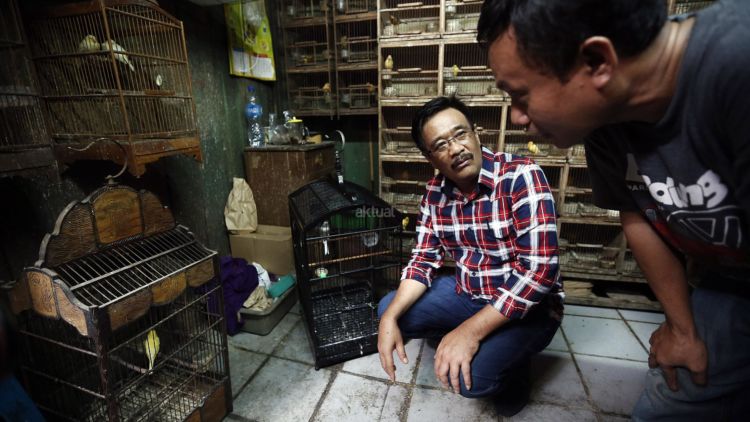 Mulai dari Ronda Hingga Pelihara Burung. Kamu yang Mudah Nggak Bakal Paham Hiburan Ala Bapak-bapak!