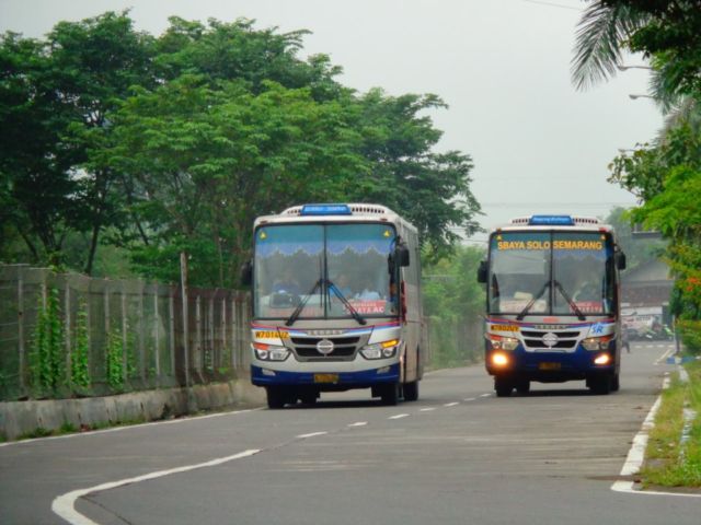 Fenomena Video Bus Kebut-kebutan di Youtube Ini Sungguh Meresahkan. Nyawa Orang Kok Buat Seru-seruan