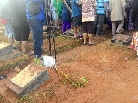 Niatnya Melayat Jupe, Tapi Malah Pada Heboh dan Mengganggu Proses Pemakaman, Mending Pulang Aja Deh