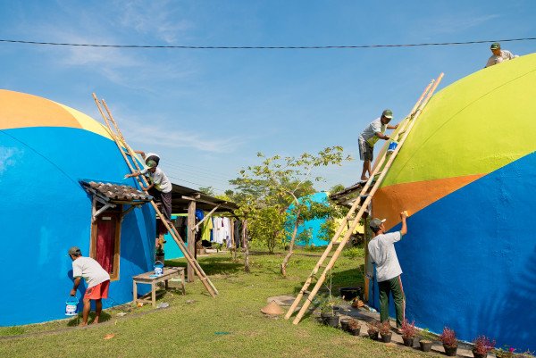 Rumah Domes Teletubbies di Prambanan Kini Berwarna-warni. Jadi Makin Hits dan Pengen Berkunjung Ke Sini!