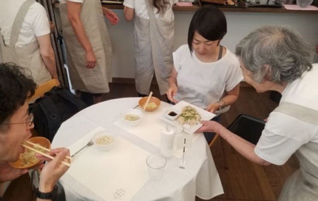 Meski Pelanggan Sering Dapat Pesanan yang Salah, Restoran Unik di Jepang Ini Justru Dibanjiri Pujian