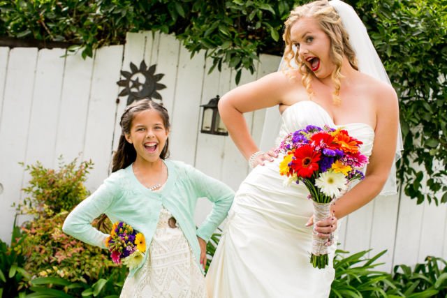 18 Inspirasi Foto Pengantin Wanita Saat Foto Bareng Flower Girl. Momen Uwuwu-nya Dapet Banget!