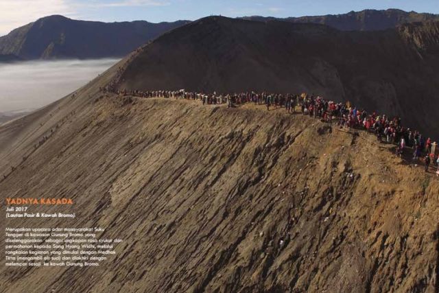 Upacara Yadnya Kasada di Bromo Bakal Segera Digelar. Begini Tipsnya Kalau Kamu Datang ke Sana!