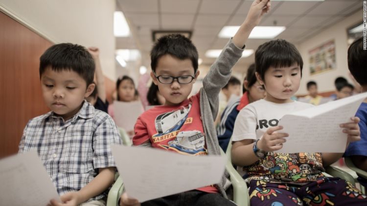 Anak Kecil Memang Ajaib. Percaya Nggak Dulu Kamu Pernah Menanyakan 8 Hal Ini ke Orang Tua?