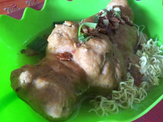 Bakso Buaya Beranak Ini Bentuknya Memang Ngeri, Tapi Rasanya Begitu Nikmat!