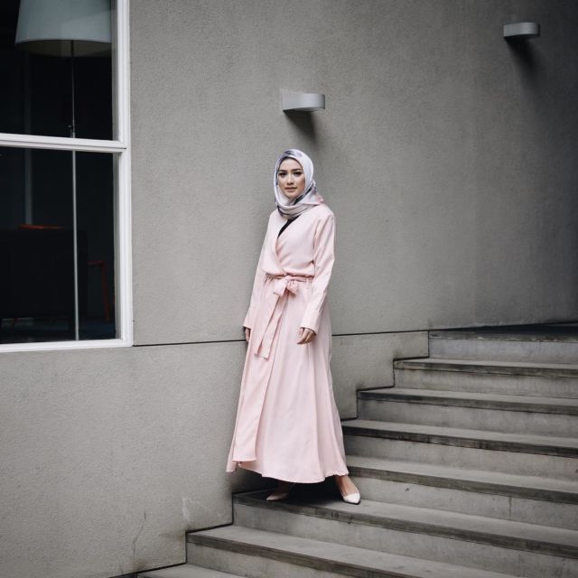 Inspirasi Gaun Muslimah Elegan untuk Kondangan A la Selebgram. Minim Glamor Tapi Menawan!