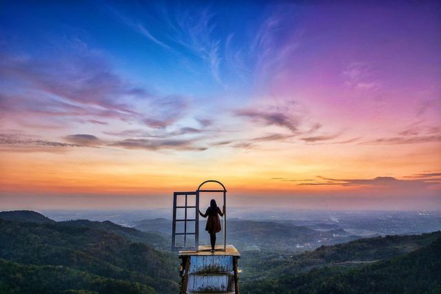 Pintu Langit, Spot Foto Paling Hits dan Instagrammable di Dlingo, Bantul. Bakal Bikin Kamu Enggan Pulang!