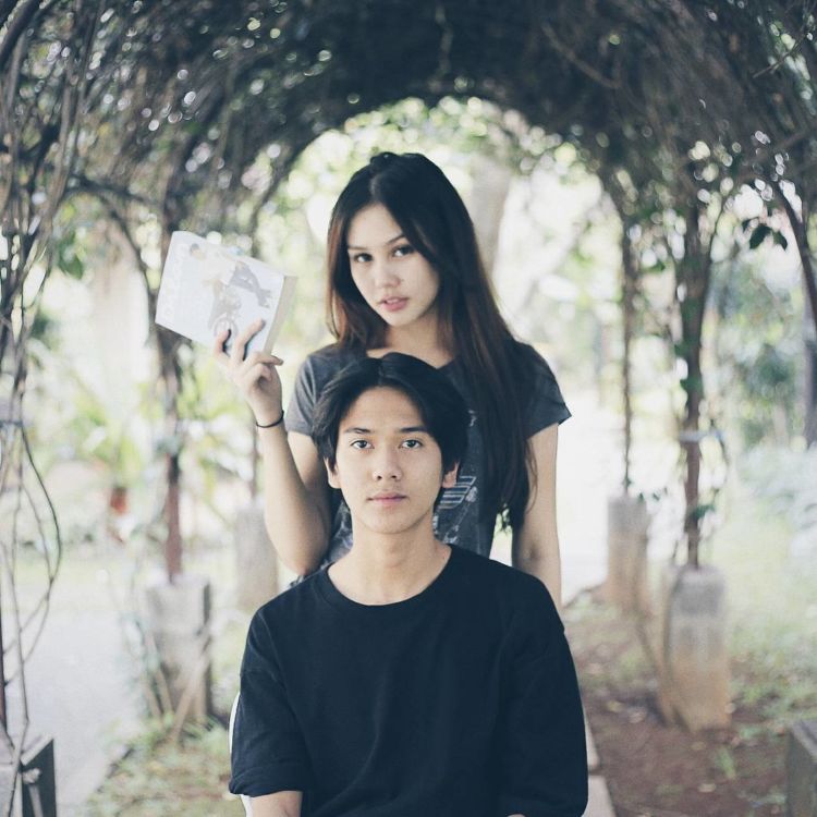 Iqbaal CJR dan Vanesha Prescilla Akan Berperan Sebagai Dilan-Milea. Semoga Saja Chemistry-nya Dapet!