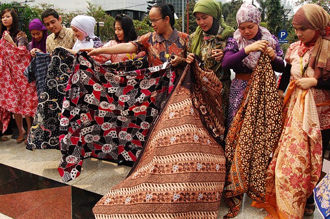 Makna Motif Batik dan Acara yang Cocok Saat Memakainya. Awas, Jangan Kondangan Pakai Batik Kematian Lho!