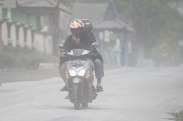 Meletusnya Kawah Sileri Dieng Emang Mengejutkan. Ini Tipe Letusan Gunung Api yang Harus Kamu Ketahui