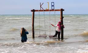 Pesona Pantai Pasir Putih Di Kabupaten Rembang Yang Begitu