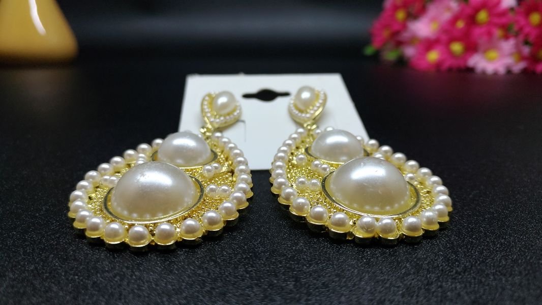 7 Aksesoris Anting Wanita Trendi Sepanjang Masa, Kamu Koleksi yang Mana, Ladies?