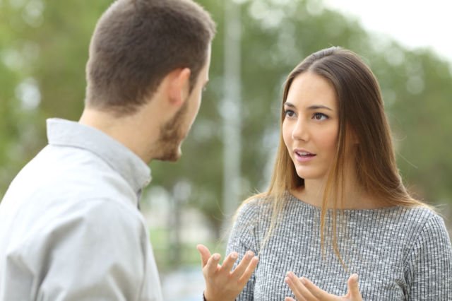 5 Cara Menghadapi Cewek yang Diam Saat Marah, Cowok Nggak Perlu Bingung atau Ikut Emosi Segala