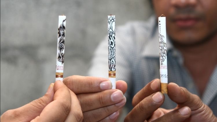 Nyethe: Tradisi Menggambar di Atas Rokok Khas Tulungagung. Kreatif, Unik, dan Menarik!