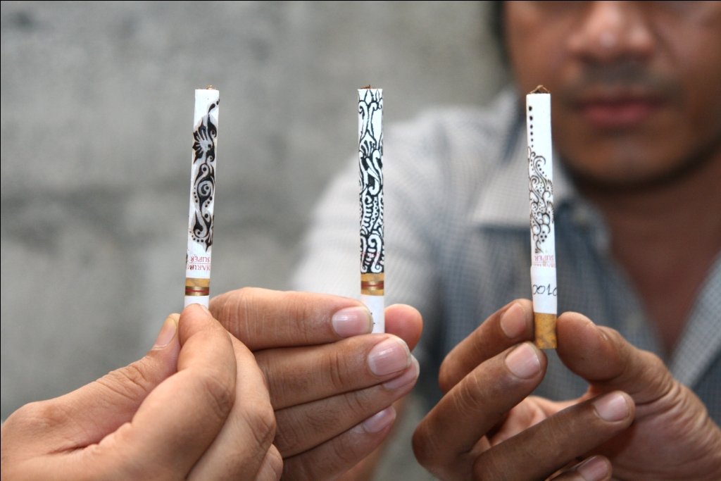 Nyethe: Tradisi Menggambar di Atas Rokok Khas Tulungagung. Kreatif, Unik, dan Menarik!