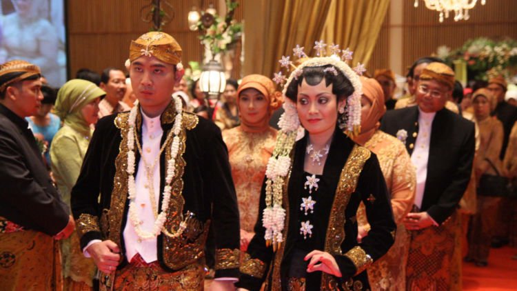 5 Hal Ini Pasti Pernah Dirasakan Cowok yang Ditinggal Nikah Sama Mantan. Kocak Sekaligus Sedih!