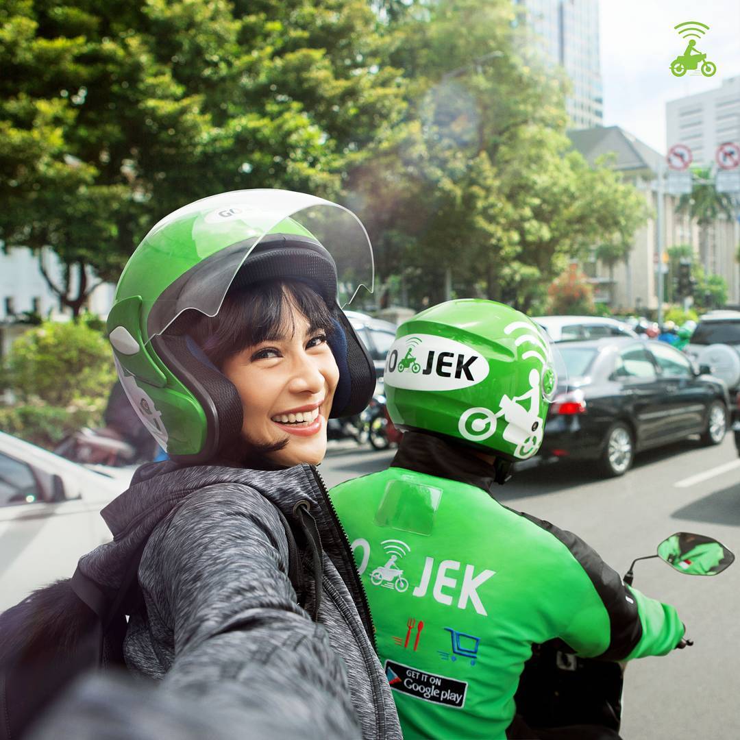 Duh, Begini Jadinya Kalau Driver Ojek Online Bapernya Sampai Dibawa Kerja