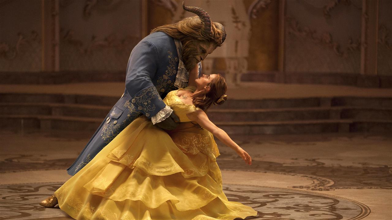 Meski Telah Berlalu, Kamu Tetap Bisa Mengambil 6 Hikmah dari Film Beauty and The Beast Ini!