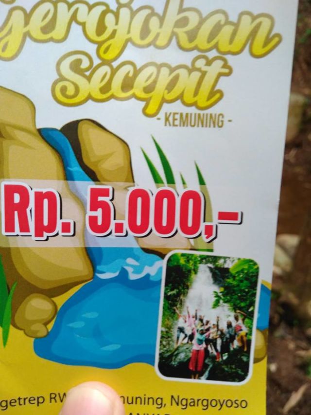 Wisatawan Ini Kesal Ketika Liburan ke Grojokan Secepit tapi Tak Ada Air Terjunnya Sama Sekali! Kocak Abis Sih