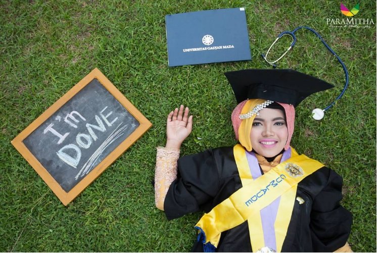 13 Inspirasi Spot Outdoor untuk Foto Wisuda. Biar Lebih Berkesan dan Hasilnya Tetap Istimewa